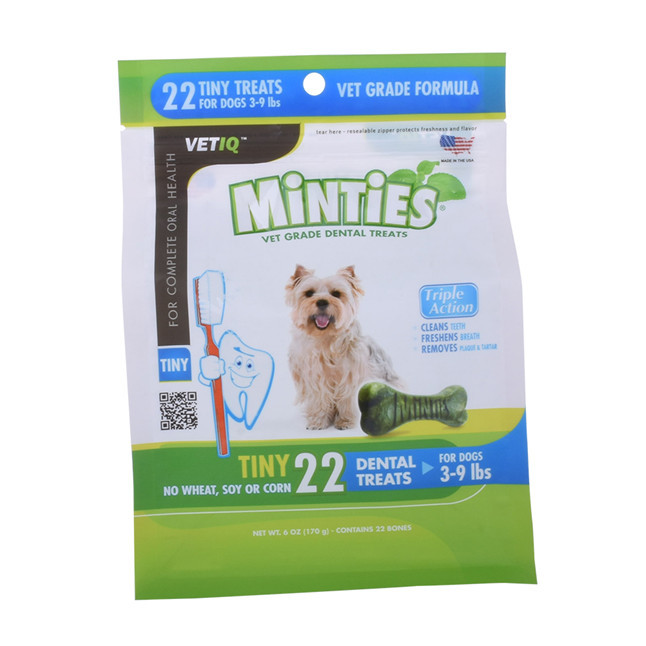 Soupch&eacute;e &agrave; la nourriture pour chats (1)