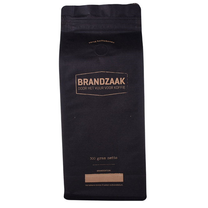Sacs de café noirs en papier kraft personnalisés avec soupape dans un sac à fond plat