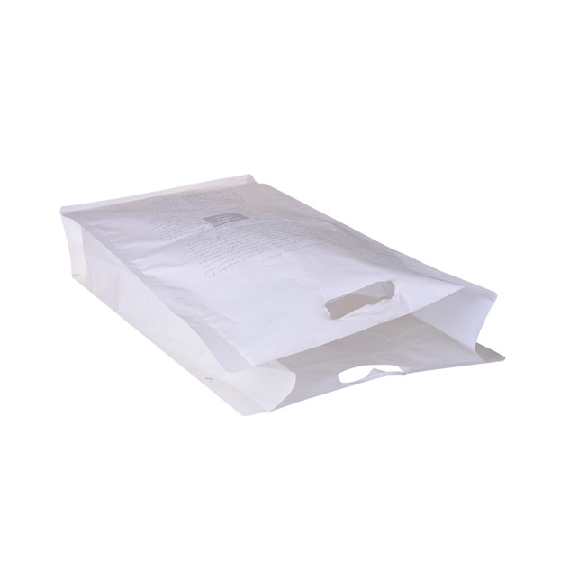 Pouche en plastique vert écologique avec sac de vêtements scellé à la poignée