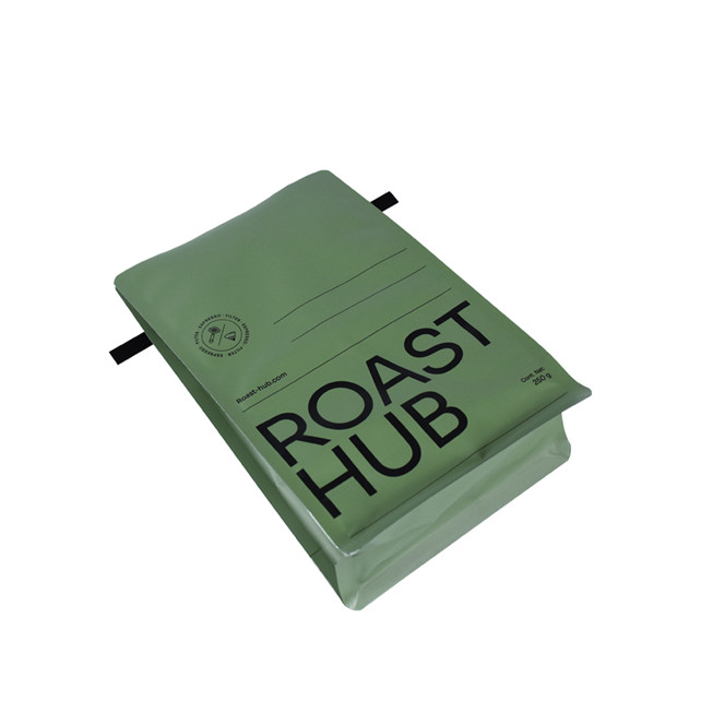 Sacs de café en plastique vide dans la pochette de gousset à côté en vrac avec fermeture à glissière